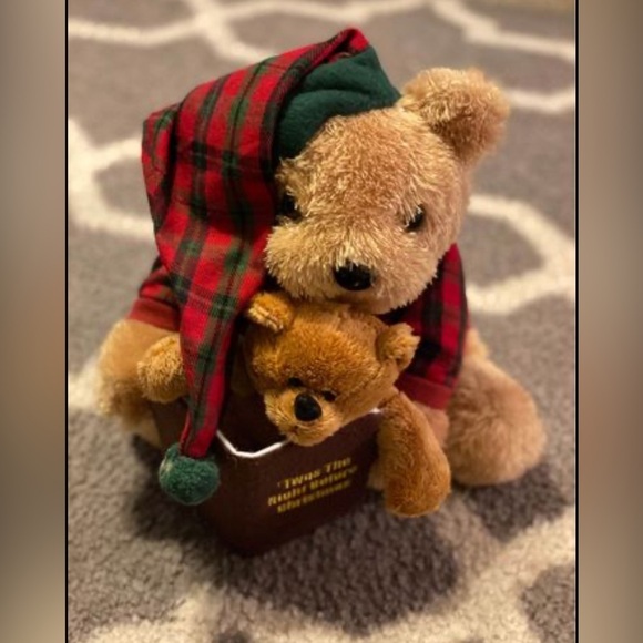 Other - Christmas animated bears head moves and mouth moves and reads book